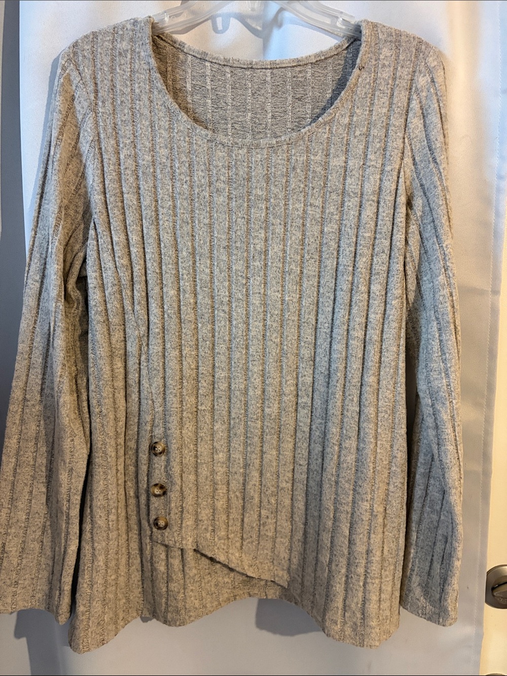 Women’s Light Gray Ribbed Button-Accent Sweater